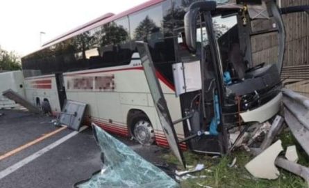 N Austri Aksidentohet Autobusi Nga Kosova Raportohet P R T L Nduar