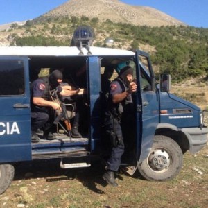 Sherri i shqiptarëve në Facebook, përfundon me të shtëna me armë