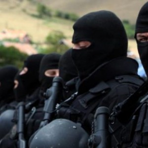 3 000 policë shqiptarë, gati të mbrojnë Ziadin Selën, Ali Ahmetin dhe Zoran Zaevin