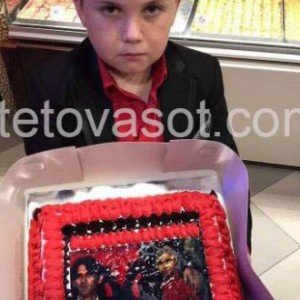 Ziadin Sela përlotet nga vizita e 9 vjeçarit, ja dhurata që ia ka sjellur (FOTO)