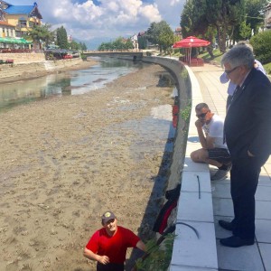 Foto Lajm:Zabzuni inspekton pastrimin e Drinit të Zi
