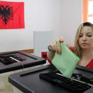 Shqipëria sot voton!