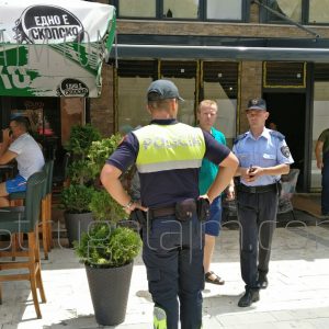 Në Strugë, u promovua patrulla policore e përbashkët Maqedoni-Shqipëri
