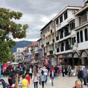 Mërgimtarët i sollën gjallërinë Strugës!