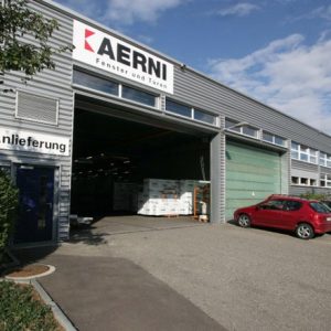 Firma zvicerane e dritareve do hap fabrikë në Shkup