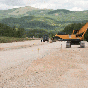 Lëndohen rëndë dy punëtor  të autostradës  Strugë-Ohër-Kërcovë