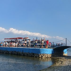 Foto Lajm:Transporti ujor në liqen, atraktivë për turistët!