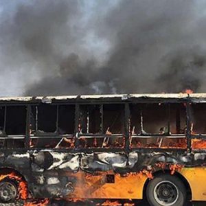 Në Gostivar digjen dy autobusa