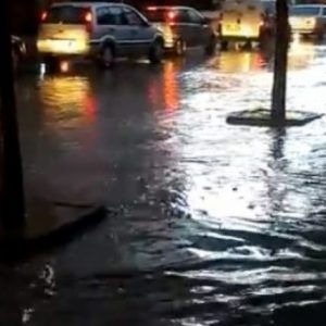 Katastrofë në Durrës, përmbytet qyteti (VIDEO)