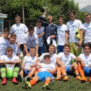 Tragjedi në Tetovë: Trajneri vdes papritur në fushën e futbollit