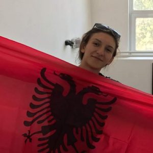 Revolucionet lindin se duhet të lindin!