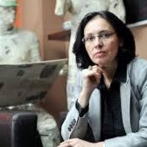 Profesoresha Mimoza: Ish bashkëshorti im ishte i lidhur me pushtetin VMRO-BDI, harxhonte para për “rusinka e ukrainka”