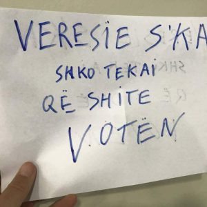 Foto Lajm:”Veresie s’ka shko tek ai që shite votën”