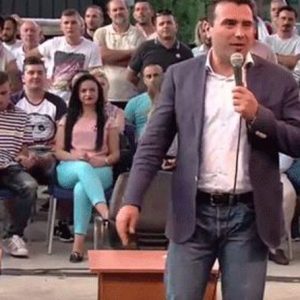 U gjunjëzua apo u tall Zaev me shqiptarët!!!