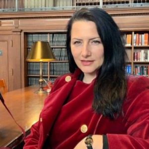 Arijeta Spahiu: Shqiptarët janë pasardhës të maqedonasve