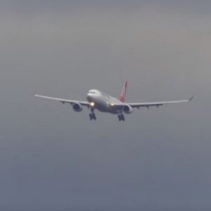 Teknologjia e re për aeroplanë që zvogëlon turbulencat gjatë fluturimit deri në 80 për qind