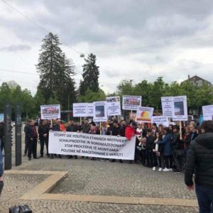 PROTESTAT E VAKTA DIASPORËS SHQIPTARE NË ZVICËR-Medai Shaholli