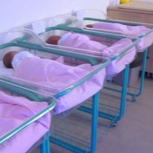 Maqedonia po zvogëlohet/Në vitin 1994 lindën 31 421 fëmijë në vitin 2023 lindën 16 737 fëmijë