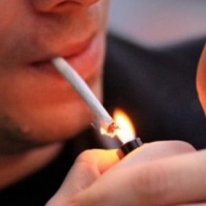 Lajm i keq për duhanpirësit, shtrenjtohen cigaret