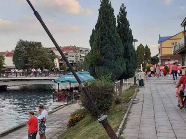 Foto Lajm :Alo kompetenti, ja një punë për ju në qendër të Strugës