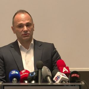 Filipçe: VMRO-DMNE e Mickoskit është kopje e zbehtë e Gruevskit