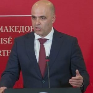 Kovaçevski premton: Në mandatin tim të dytë si kryeministër, paga mesatare do të jetë 1.000 euro, ndërsa minimalja 600 euro