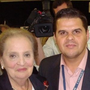 Gazetari Naser Pajaziti kujton takimin me Madeleine Albright