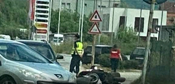 Aksident në qytetin e Strugës lëndohet motorristi