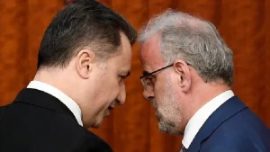 Mickoski thotë se Gruevski i ka kërkuar falje Xhaferit për gotën me ujë