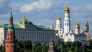 Kremlini: Konflikti me Rusinë është i pashmangshëm nëse Perëndimi dërgon trupa në Ukrainë