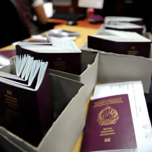 Çdo anëtare e BE-së do të vendos vetë nëse i pranon pasaportat me emrin e vjetër të Maqedonisë