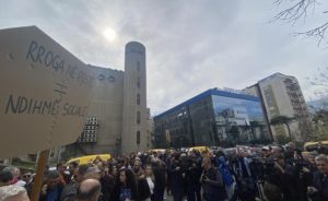 Protesta para Postës së Maqedonisë, punëtorët kërkojnë pagën