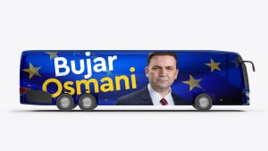 FOTO LAJM/ Bujar Osmani shpalos “autobusin” që do bëjë fushatën për presidentin e parë shqiptar