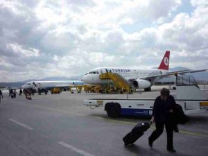 Anulohen fluturimet Vjenë-Shkup dhe anasjelltas, për shkak të grevës së “Austrian Airlines