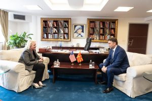 Ministri Osmani në takim me ndërkombëtarët: Në fokus, domosdoshmëria e respektimit te Marrëveshjes së Ohrit