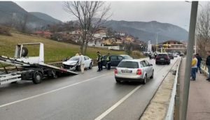 Aksident në Pogradec, dy makina përplasen me njëra-tjetrën