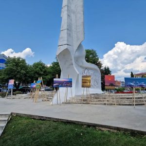 Fotografi Faton Murati ekspozitë në qendër të Strugës