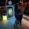 Atraksioni më i fundit vjen në Strugë/ Transformoni Dasmën dhe festën tuaj me “MIRROR PHOTOBOOTH”