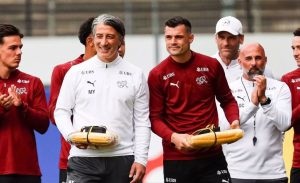 Trajneri i Zvicrës: Granit Xhaka është ai që vendos se kush e gjuan penalltinë